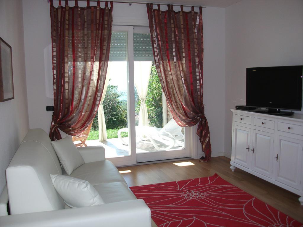 Residence Il Poggio Al Sole Toscolano Maderno Værelse billede