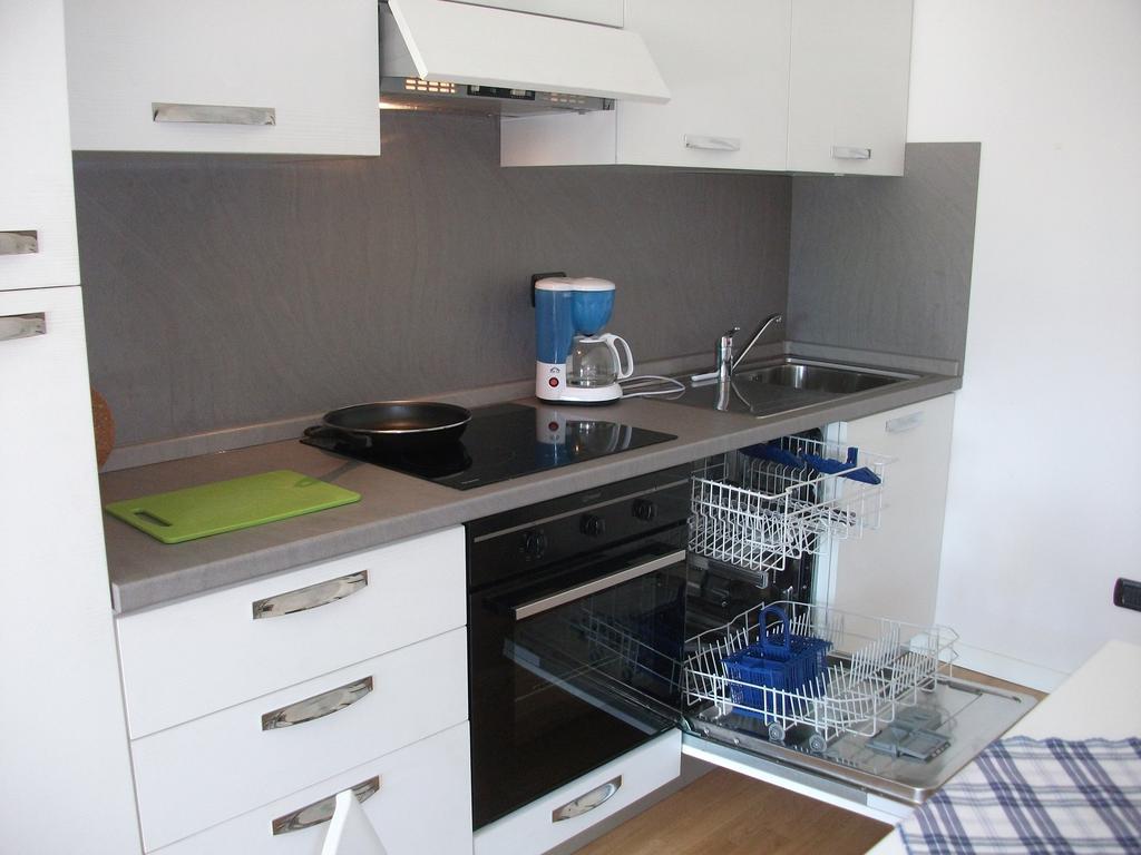 Residence Il Poggio Al Sole Toscolano Maderno Værelse billede